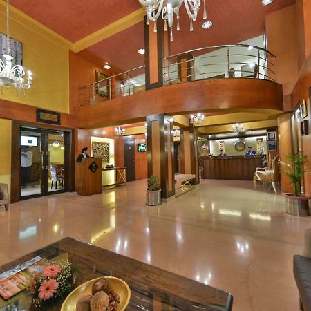 Batra Hotels And Residences Srīnagar 外观 照片