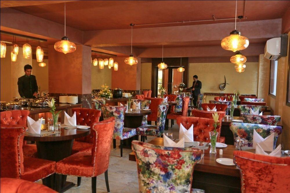 Batra Hotels And Residences Srīnagar 外观 照片