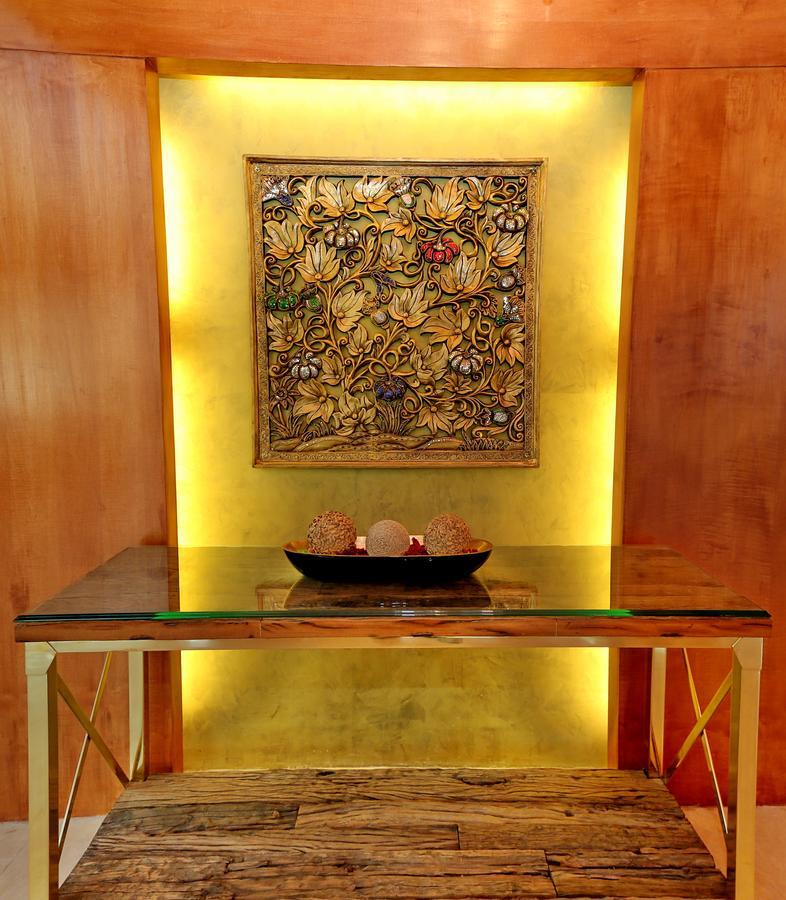 Batra Hotels And Residences Srīnagar 外观 照片