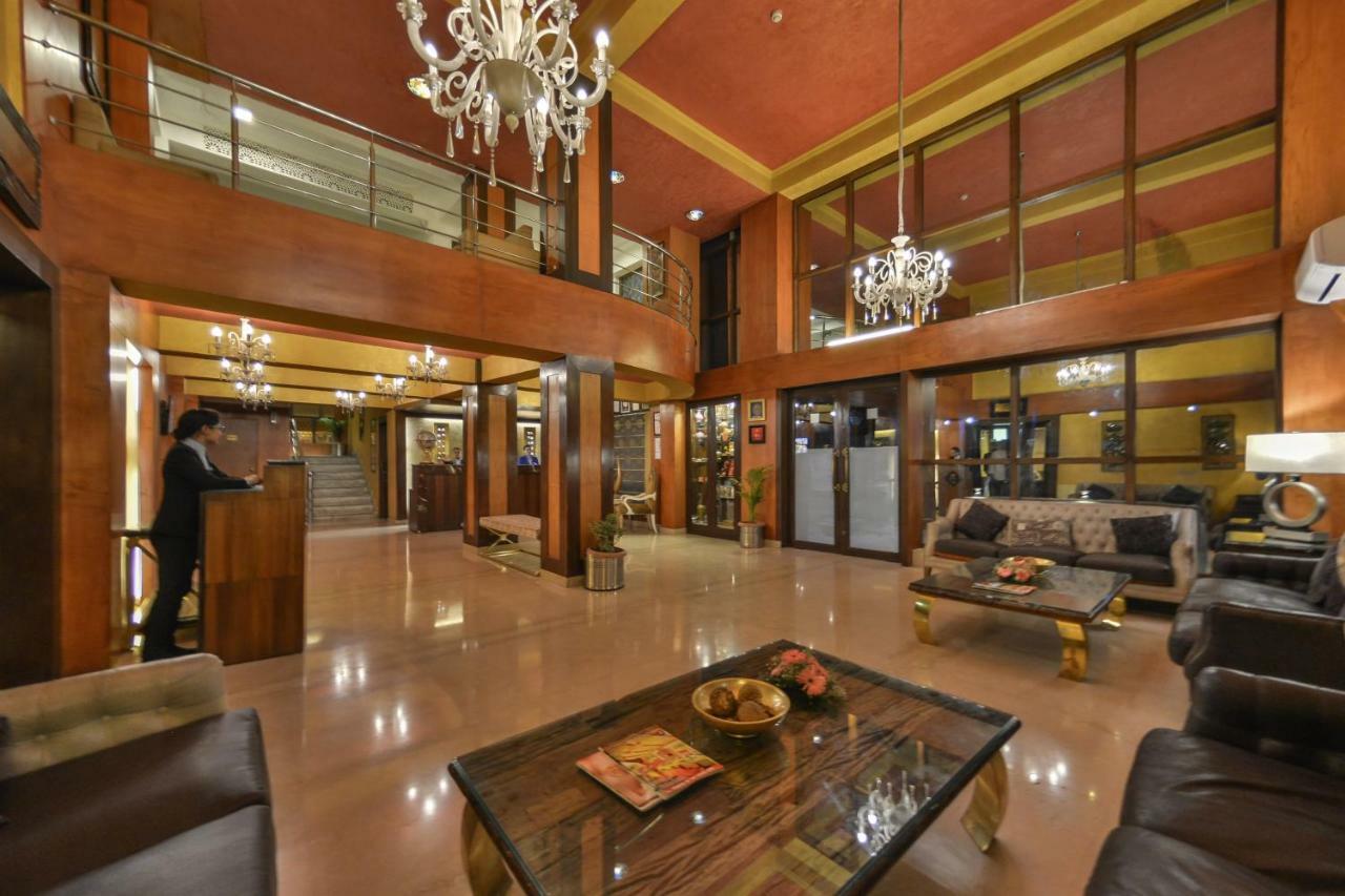 Batra Hotels And Residences Srīnagar 外观 照片