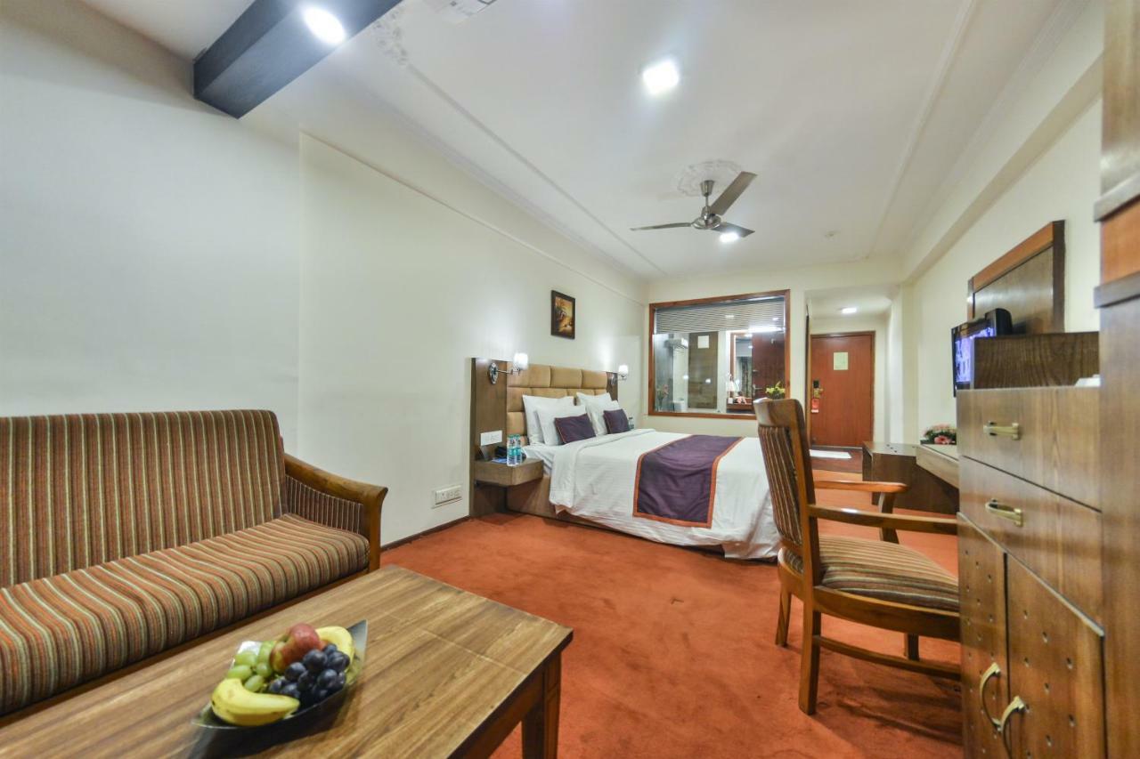 Batra Hotels And Residences Srīnagar 外观 照片