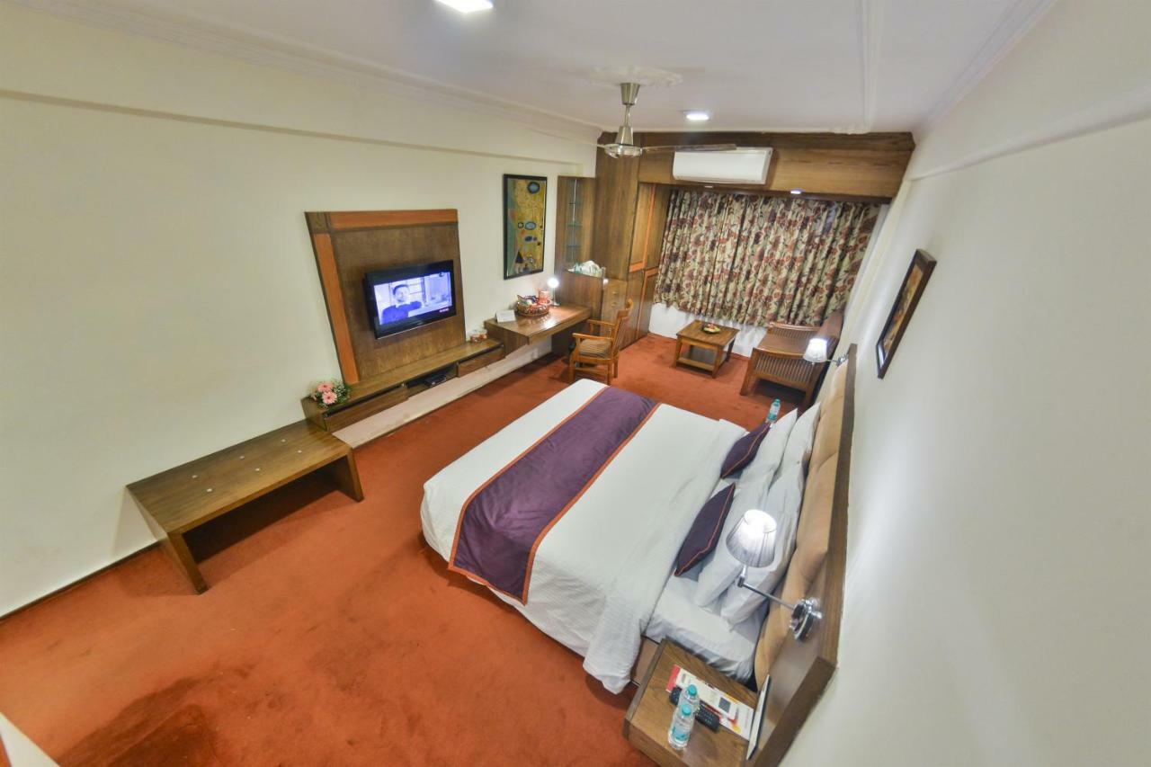 Batra Hotels And Residences Srīnagar 外观 照片