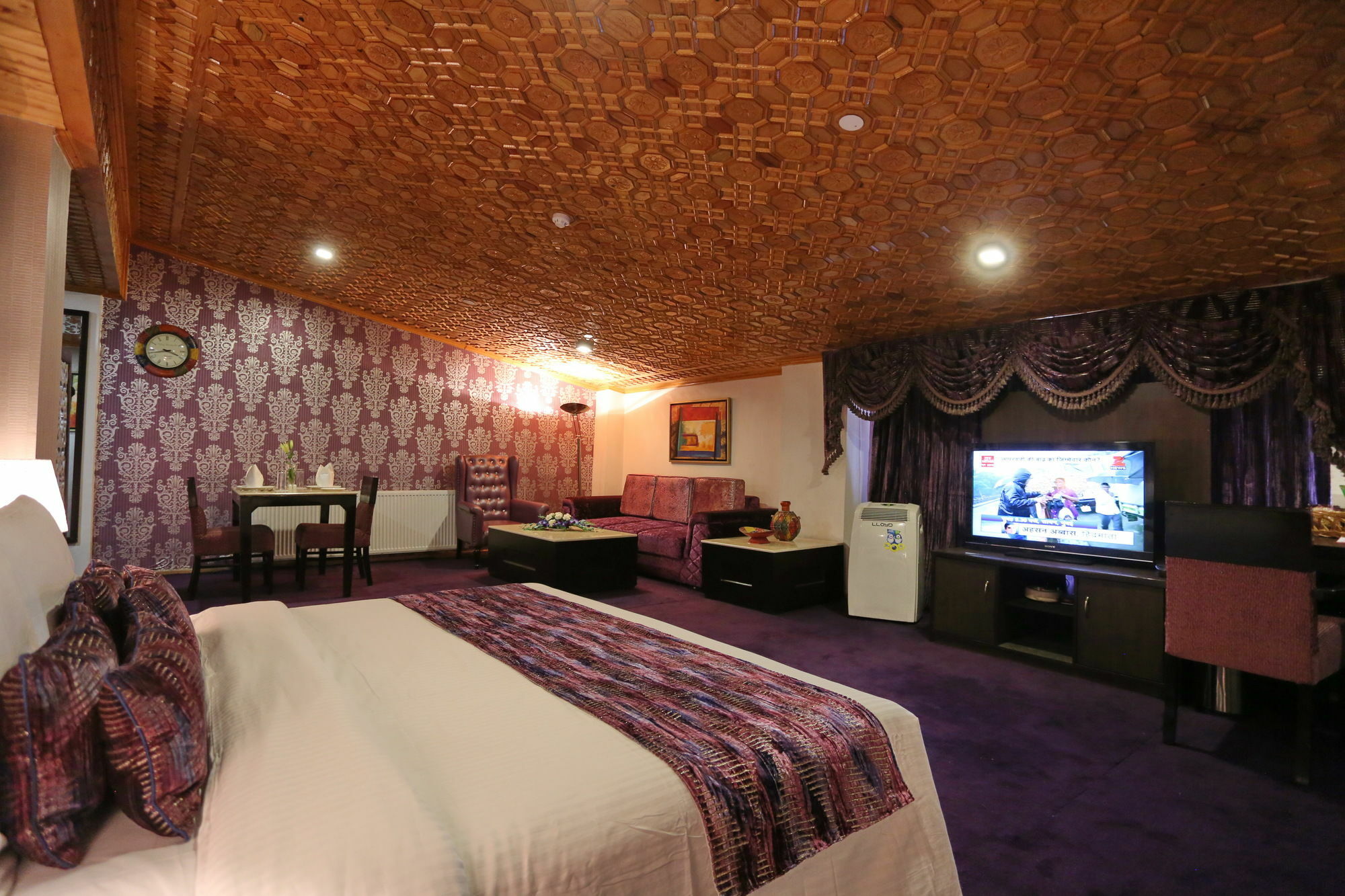 Batra Hotels And Residences Srīnagar 外观 照片
