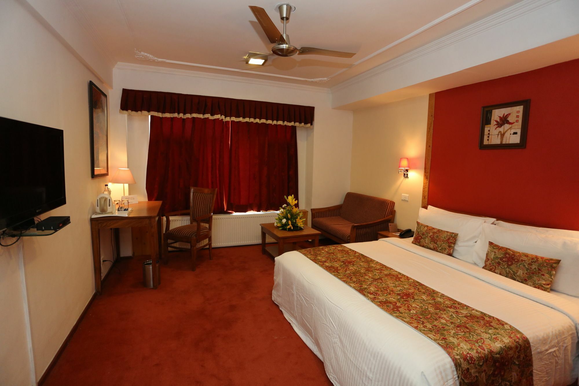 Batra Hotels And Residences Srīnagar 外观 照片